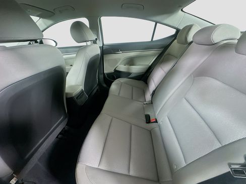 Used 2018 Hyundai Elantra SEL FWD image 25