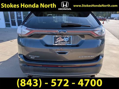 Used 2018 Ford Edge Titanium w/ Equipment Group 301A FWD image 10