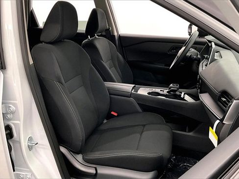 New 2025 Nissan Rogue S image 32