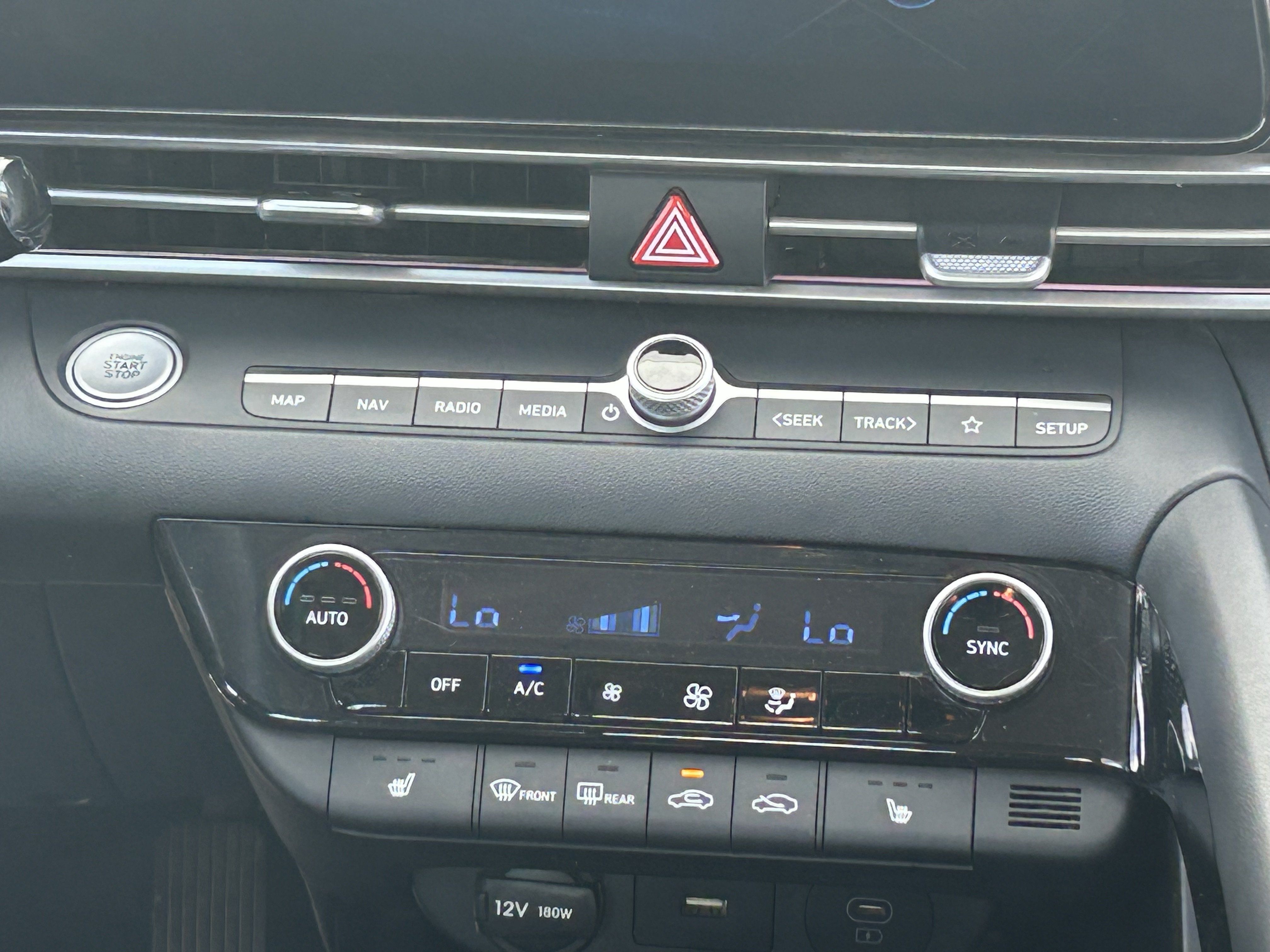 Used 2024 Hyundai Elantra Limited FWD image 20