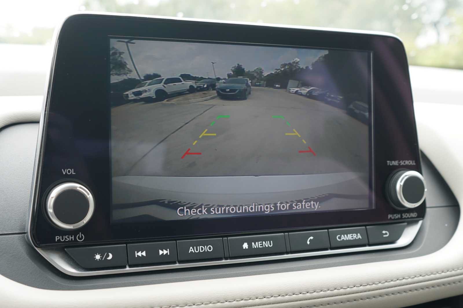 Used 2025 Nissan Rogue SV FWD image 10