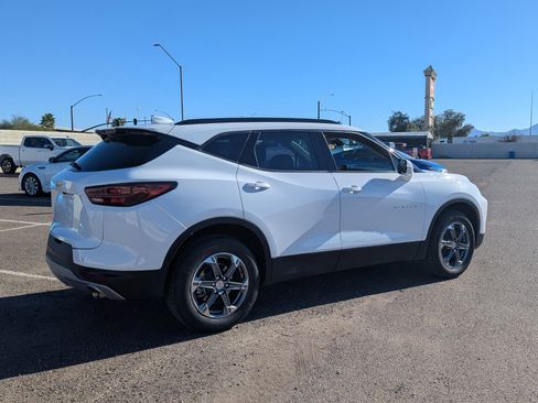Used 2024 Chevrolet Blazer LT image 4