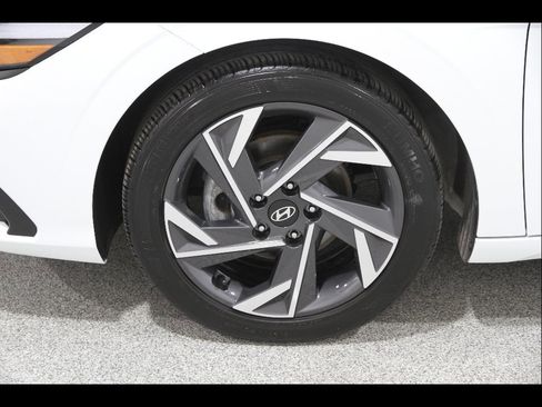 Certified 2025 Hyundai Elantra Sport FWD image 20