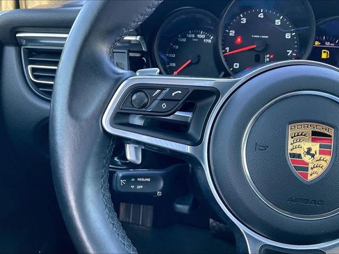 Used 2021 Porsche Macan image 43