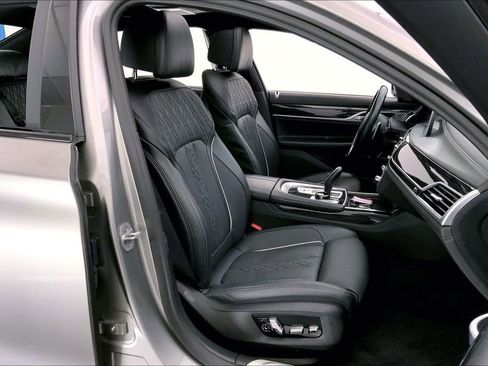 Certified 2022 BMW 750i xDrive 750i xDrive w/ Executive Package image 6