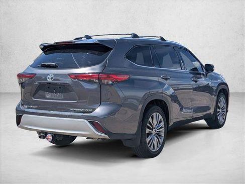 Used 2021 Toyota Highlander Platinum AWD/4WD image 5