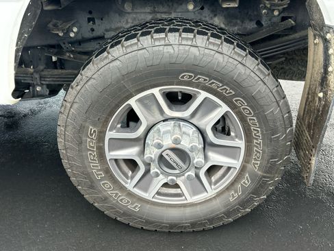 Certified 2024 Ford F350 Lariat image 16