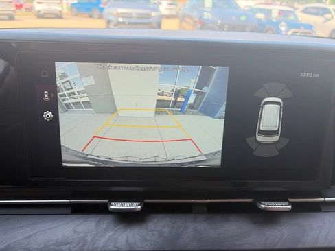 Used 2024 Kia Carnival EX FWD image 19
