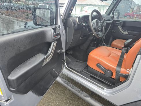 Used 2015 Jeep Wrangler Sport image 21