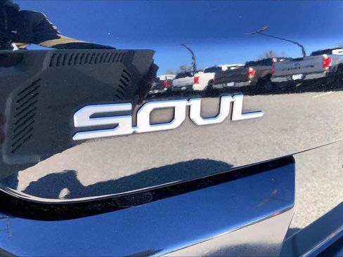 Used 2023 Kia Soul GT-Line w/ GT-Line Technology Package image 9