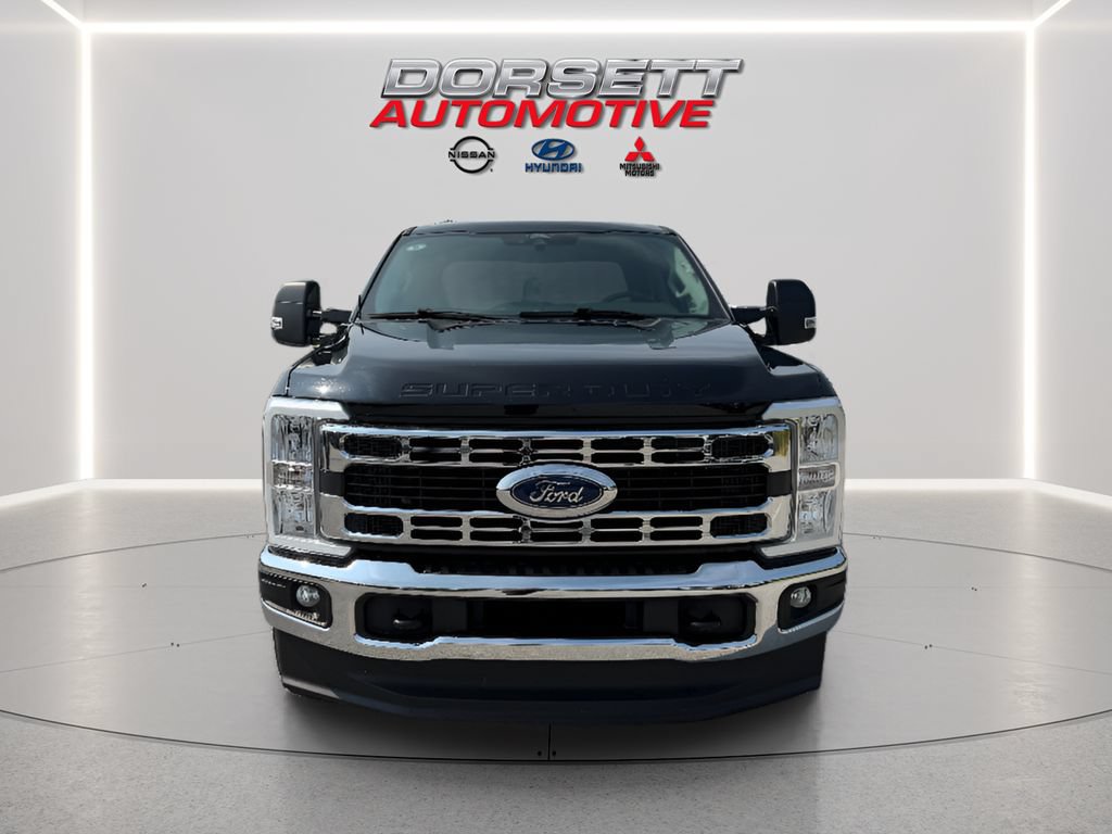 Used 2025 Ford F250 XLT w/ FX4 Off-Road Package AWD/4WD image 2