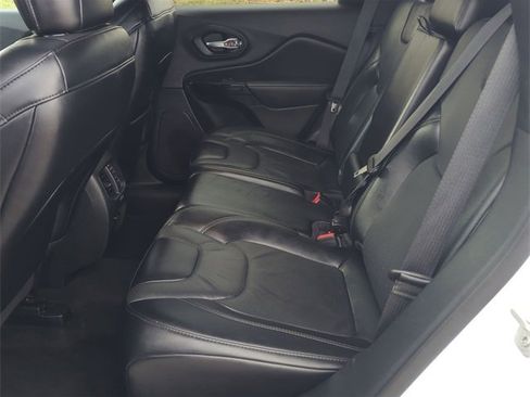 Used 2023 Jeep Cherokee Altitude Lux image 22