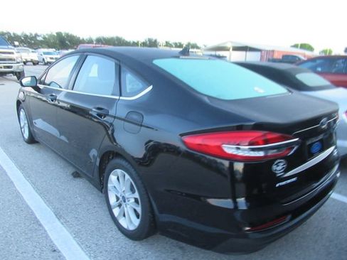 Used 2020 Ford Fusion SE FWD image 4