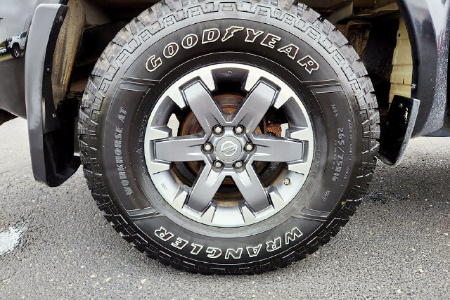 Used 2018 Nissan Frontier PRO-4X AWD/4WD image 29