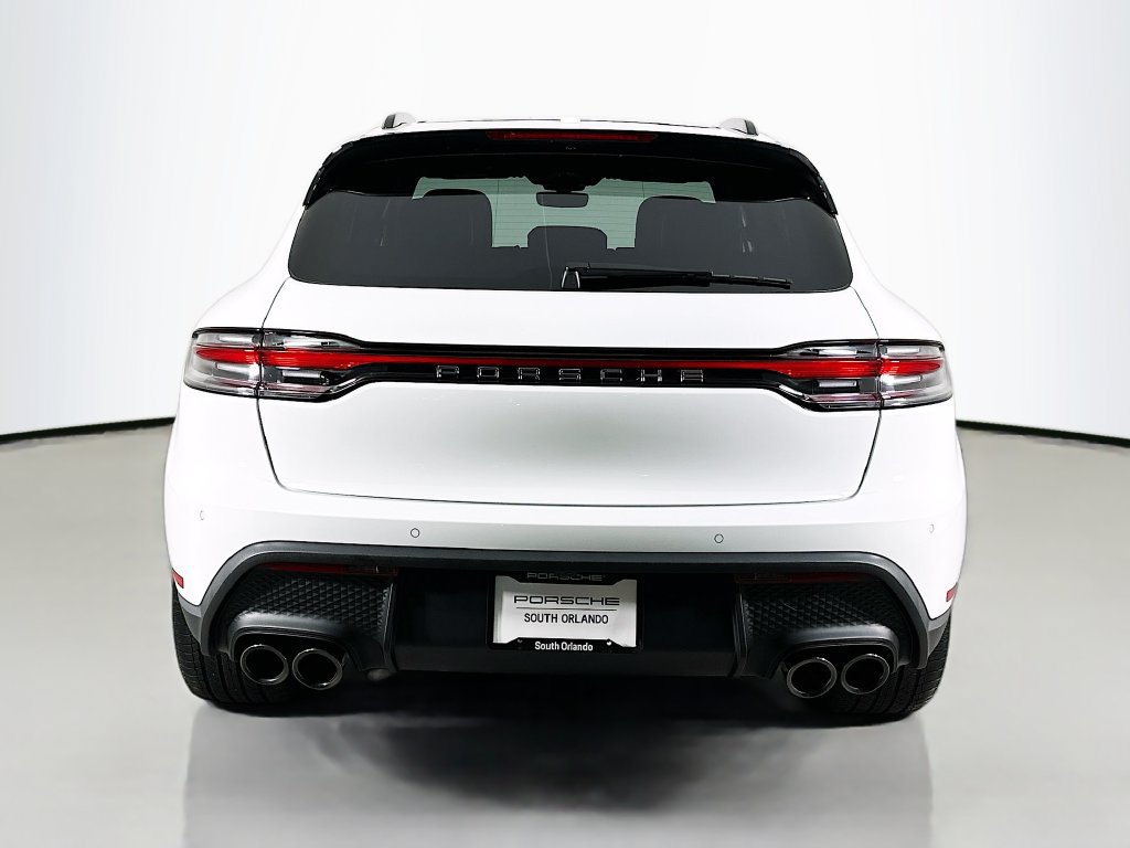 Certified 2025 Porsche Macan AWD/4WD image 10
