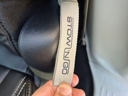 Used 2023 Chrysler Pacifica Touring-L image 13