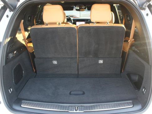 Used 2022 Jeep Grand Cherokee L Summit w/ Luxury Tech Group V image 13