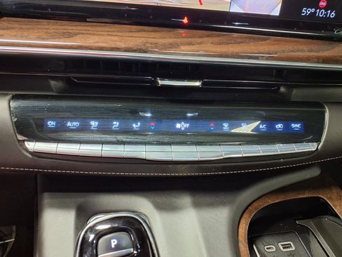 Used 2022 Cadillac Escalade Sport Platinum image 16