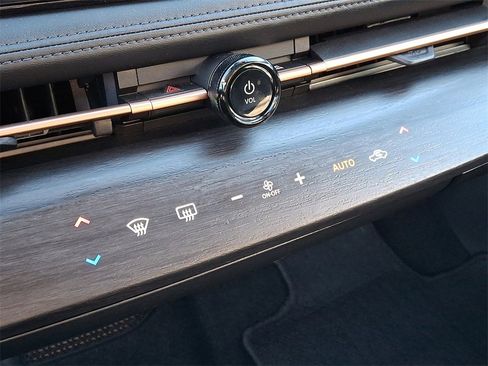 Used 2024 Nissan Ariya FWD image 17