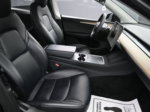 Used 2023 Tesla Model Y Performance AWD/4WD image 6
