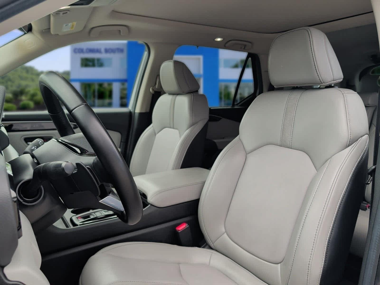 Used 2025 Honda Pilot Touring image 13