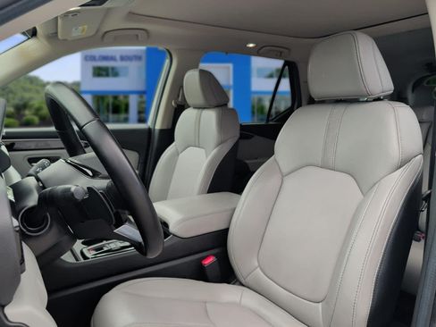 Used 2025 Honda Pilot Touring image 13