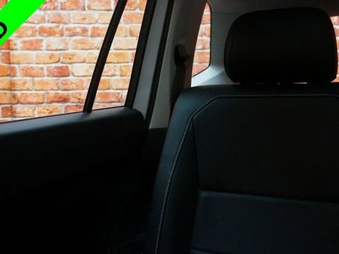 Used 2021 Volkswagen Tiguan SE w/ Panoramic Sunroof Package image 58