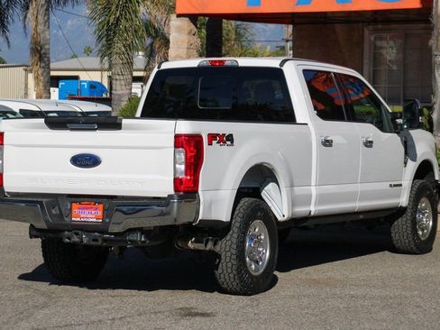 Used 2017 Ford F250 XLT w/ XLT Premium Package AWD/4WD image 10