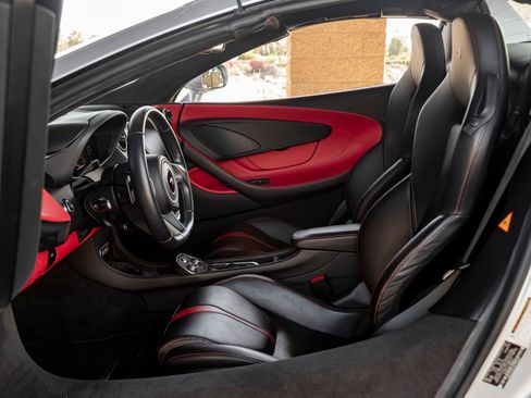 Used 2019 McLaren 570S Spider RWD image 17