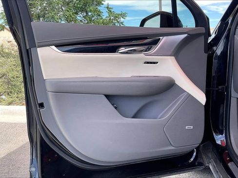 Used 2024 Cadillac XT6 Premium Luxury FWD image 23