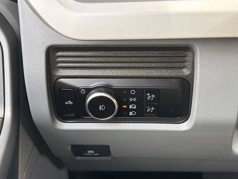 Used 2023 Ford F250 XLT w/ FX4 Off-Road Package AWD/4WD image 24