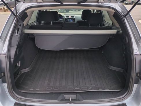 Used 2017 Subaru Outback 2.5i Premium image 13