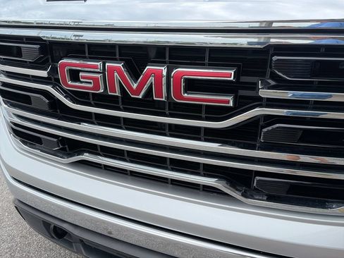 Used 2022 GMC Sierra 1500 SLT w/ X31 Off-Road Package AWD/4WD image 33