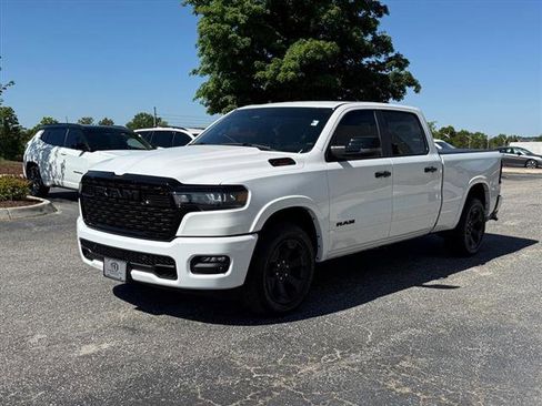 Used 2025 RAM 1500 Big Horn AWD/4WD image 7