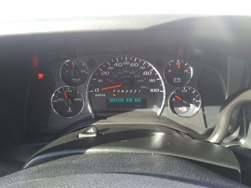 Used 2009 Chevrolet Express 2500 image 12