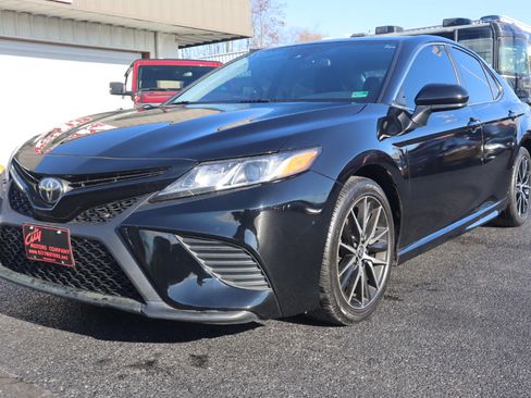 Used 2019 Toyota Camry SE image 19