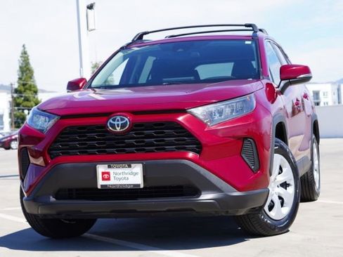 Used 2020 Toyota RAV4 LE w/ Carpet Mat Package FWD image 3