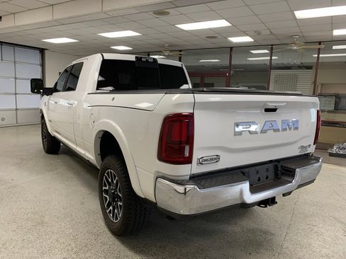 Used 2026 RAM 2500 Limited AWD/4WD image 5