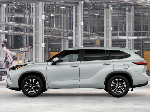 New 2026 Toyota Highlander XLE AWD/4WD image 4