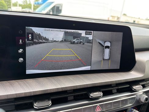 Used 2024 Kia Telluride SX w/ Towing Package FWD image 27