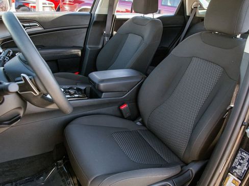 Used 2024 Kia Sportage LX image 13