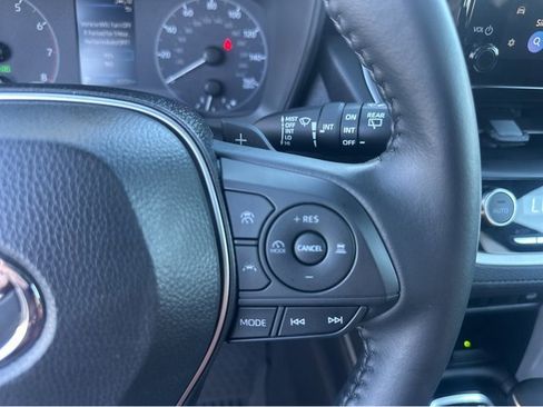 Used 2024 Toyota Corolla Cross SE image 25