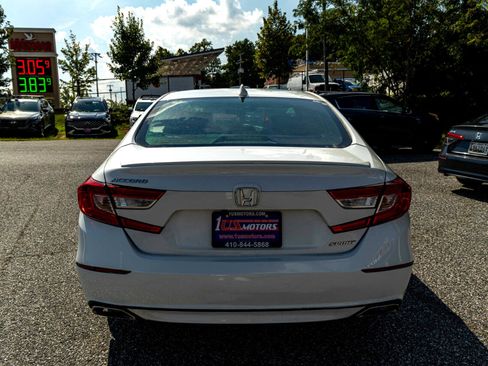 Used 2018 Honda Accord Sport image 5
