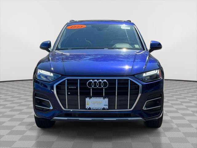 Used 2023 Audi Q5 2.0T Premium w/ Convenience Package AWD/4WD image 2