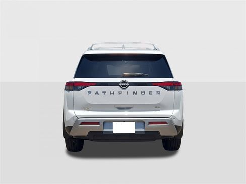 New 2025 Nissan Pathfinder SL image 6