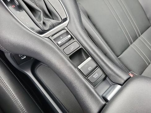 Used 2024 Honda HR-V EX-L image 35