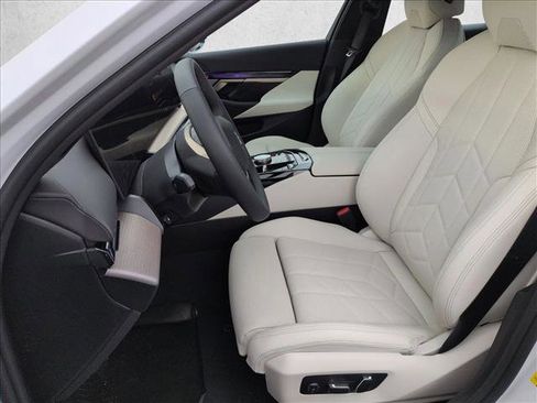 New 2026 BMW i5 eDrive40 image 4