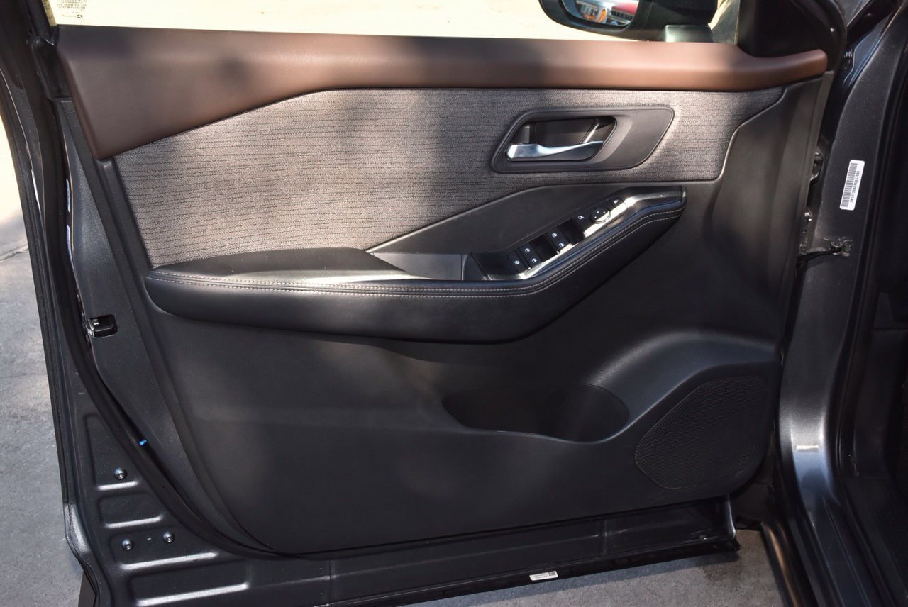 Used 2023 Nissan Rogue SV FWD image 34