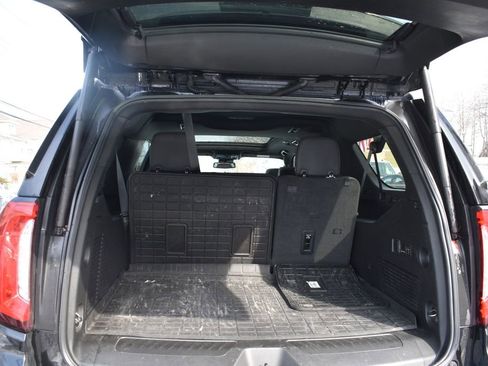 Used 2024 GMC Yukon XL SLT w/ SLT Premium Package image 36