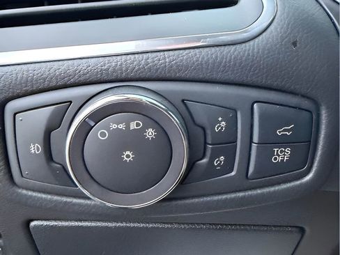 Used 2019 Ford Edge Titanium image 21